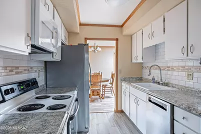 400 N Calle De Las Profetas, Green Valley, AZ 85614 - Photo 12