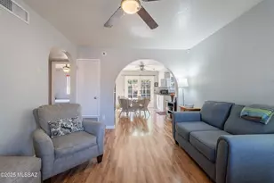 933 E Mesquite Dr, Tucson, AZ 85719 - Photo 1