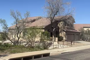 7975 N Higgins Feather Dr, Tucson, AZ 85743 - Photo 2