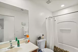 7975 N Higgins Feather Dr, Tucson, AZ 85743 - Photo 18