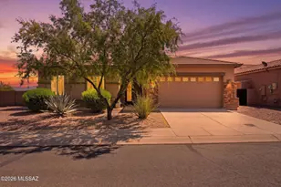 8640 N Moonfire Dr, Tucson, AZ 85743 - Photo 1