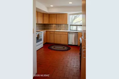 6715 N Camino Padre Isidoro, Tucson, AZ 85718 - Photo 10