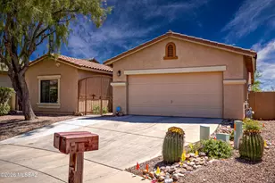 10552 E Rose Hill St, Tucson, AZ 85747 - Photo 2