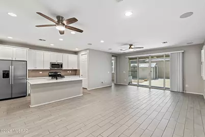 12101 E Ryscott Circle, Vail, AZ 85641 - Photo 10