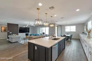 953 E Silver Ray Dr, Tucson, AZ 85737 - Photo 8