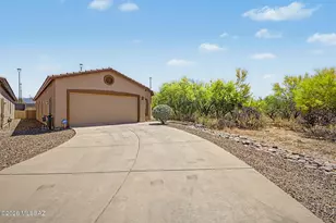 1137 S Speckled Stone Way, Tucson, AZ 85710 - Photo 2