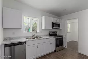 208 E 28th St, Tucson, AZ 85713 - Photo 8