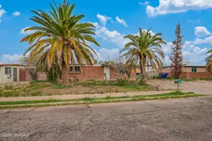 4833 E 23rd St, Tucson, AZ 85711 - Photo 4