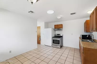 2250 W Beverly Circle, Oracle, AZ 85623 - Photo 6