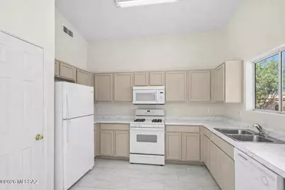 2202 W Burlwood Way, Tucson, AZ 85745 - Photo 12