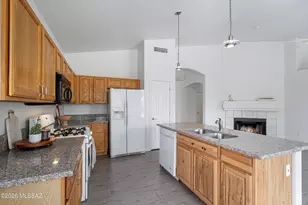 7790 E Castle Valley Way, Tucson, AZ 85750 - Photo 12