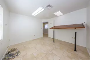 125 E Flores St, Tucson, AZ 85705 - Photo 18
