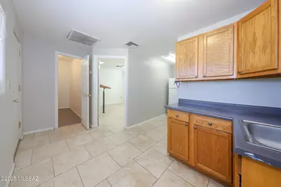 125 E Flores Street, Tucson, AZ 85705 - Photo 10