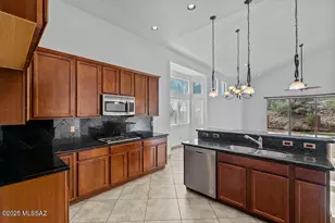 203 E Brearley Dr, Oro Valley, AZ 85737 - Photo 8