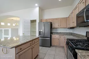 7472 W Cosmic Sky Dr, Tucson, AZ 85743 - Photo 10