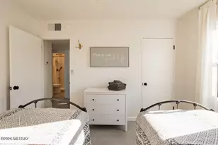 1402 E Roger Rd, Tucson, AZ 85719 - Photo 18