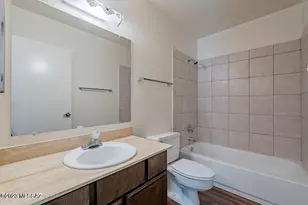 327 N Calle Del Chancero, Green Valley, AZ 85614 - Photo 4