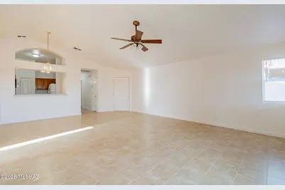 5561 W Cochie Springs Street, Marana, AZ 85658 - Photo 4