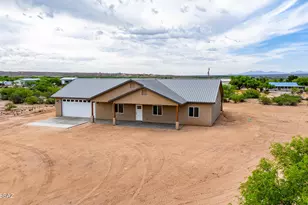 1237 E Desert Sky Ln, Benson, AZ 85602 - Photo 2