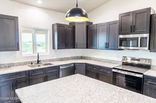 1237 E Desert Sky Ln, Benson, AZ 85602 - Photo 12