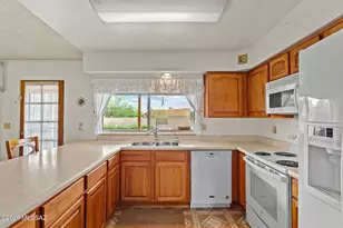 10100 E Moccasin Pl, Tucson, AZ 85749 - Photo 4