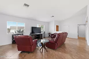 1750 W CÃ­rculo De La Pinata, Green Valley, AZ 85622 - Photo 8