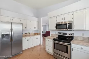 1750 W CÃ­rculo De La Pinata, Green Valley, AZ 85622 - Photo 18