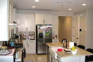 7725 S Crested Spring Dr, Tucson, AZ 85757 - Photo 8