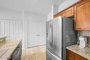 4112 N Thurston Ln, Tucson, AZ 85705 - Photo 12