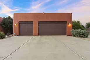 8070 W Crowned Eagle Ct, Tucson, AZ 85757 - Photo 2
