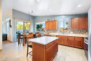 12462 N Stone Ring Dr, Marana, AZ 85653 - Photo 18