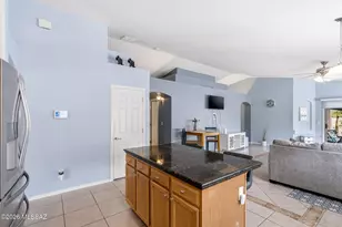 6943 W Harcuvar Dr, Tucson, AZ 85743 - Photo 14