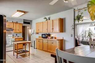 9631 E Myra Dr, Tucson, AZ 85730 - Photo 16