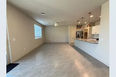 8829 N Sherry Cervi Way, Tucson, AZ 85743 - Photo 4