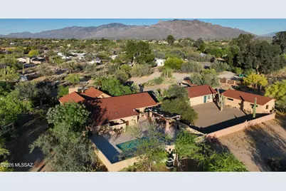 8915 N Hopdown Avenue, Tucson, AZ 85742 - Photo 1