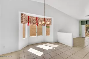 10009 E Moonstruck Way, Tucson, AZ 85747 - Photo 8