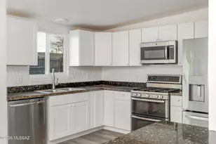8032 E Victoria Dr, Tucson, AZ 85730 - Photo 10