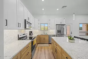 701 E Via Entrada, Tucson, AZ 85718 - Photo 6
