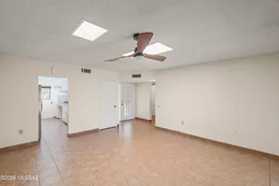 320 N Calle Del Lago, Green Valley, AZ 85614 - Photo 10