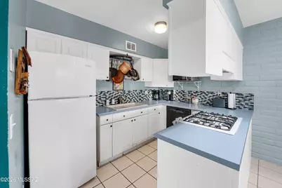 3960 E Flower Street #APT 36, Tucson, AZ 85712 - Photo 8