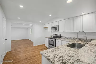 2242 W Calle Comodo, Tucson, AZ 85705 - Photo 6