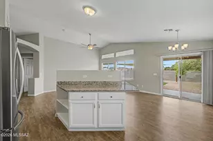 7146 W Hunnington Dr, Tucson, AZ 85743 - Photo 10
