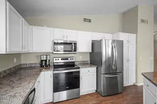 7146 W Hunnington Dr, Tucson, AZ 85743 - Photo 8