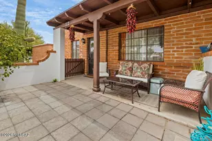 341 W Camino Penasco, Green Valley, AZ 85614 - Photo 2