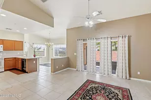 1892 E Canyon Wren Way, Green Valley, AZ 85614 - Photo 12