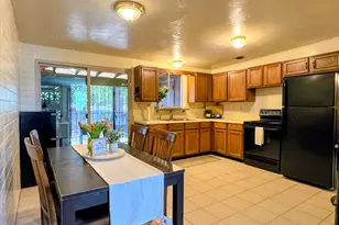 7477 E Desert Spring Dr, Tucson, AZ 85730 - Photo 6