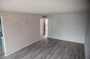 802 S Sherwood Village Dr, Tucson, AZ 85710 - Photo 14