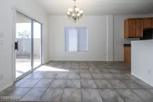 2083 S Mcconnell Dr, Tucson, AZ 85710 - Photo 8