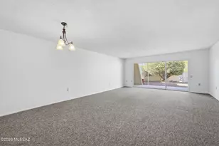 822 W Calle Del Regalo, Green Valley, AZ 85614 - Photo 4