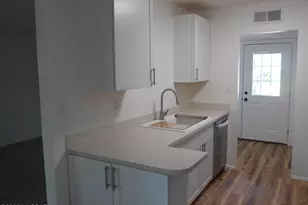 215 N Klassen Ct, Pearce, AZ 85625 - Photo 8
